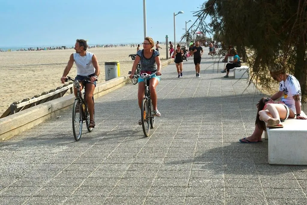 Lindo Apartamento Con Vistas Al Puerto Mistral Empuriabrava 0*,  Spanyolország