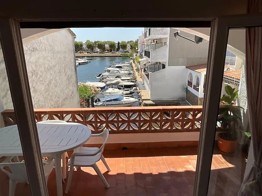 Lindo Apartamento Con Vistas Al Puerto Mistral Empuriabrava